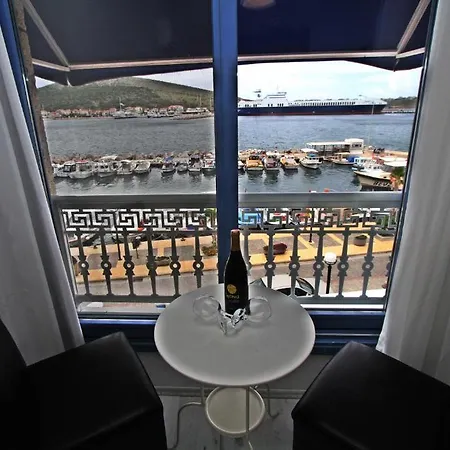 Larimar Boutique 3* Çeşme